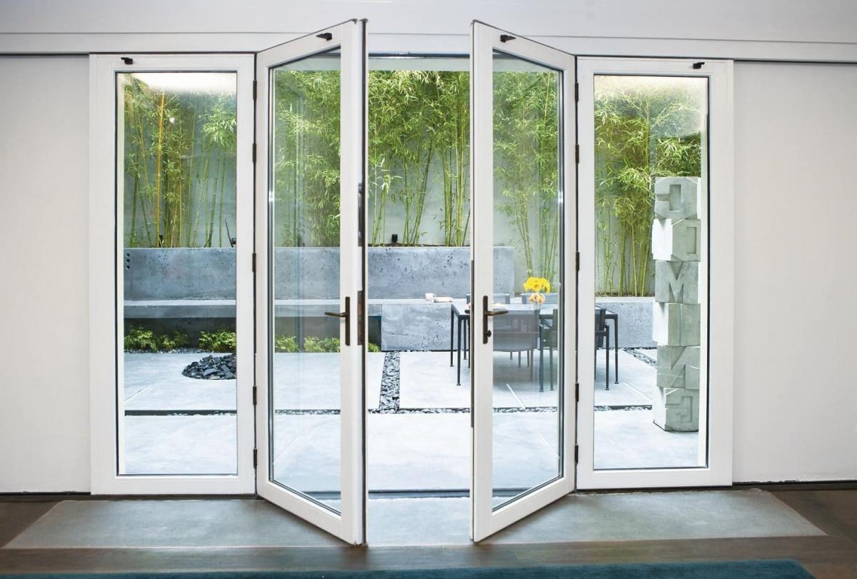 Для того чтобы приобрести готовые двери стандартных размеров или заказать изготовление дверей из алюминия, обращайтесь в компанию «Фабричные окна» (https://f-okna.kz/).